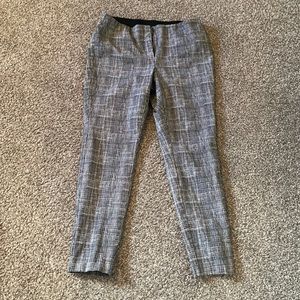 Alfani Size 6P Black and White slacks